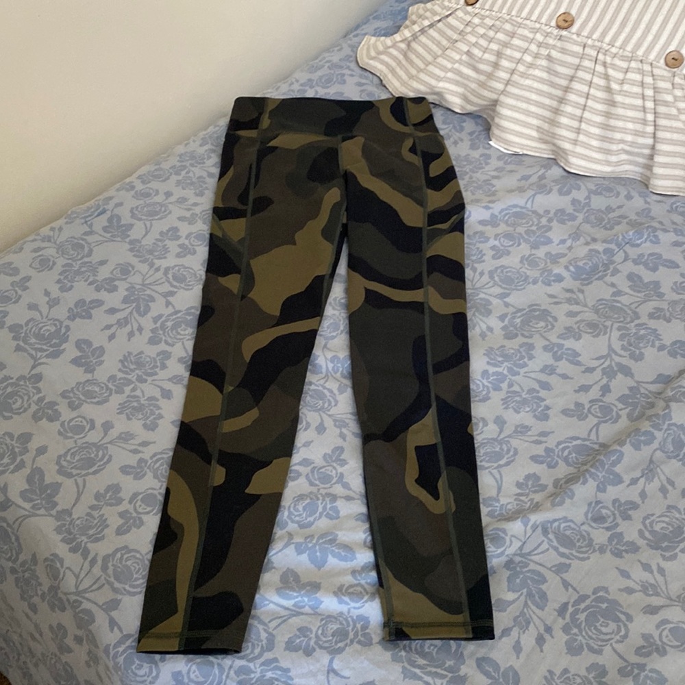 Women’s Under Armour Camo Leggings